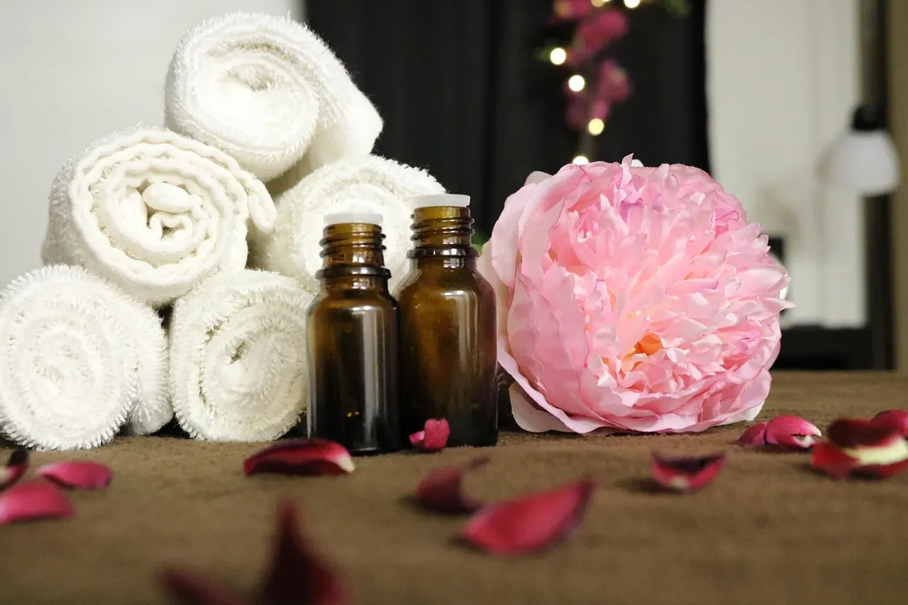 Onction aromatique - essential-oils-3931419_1280